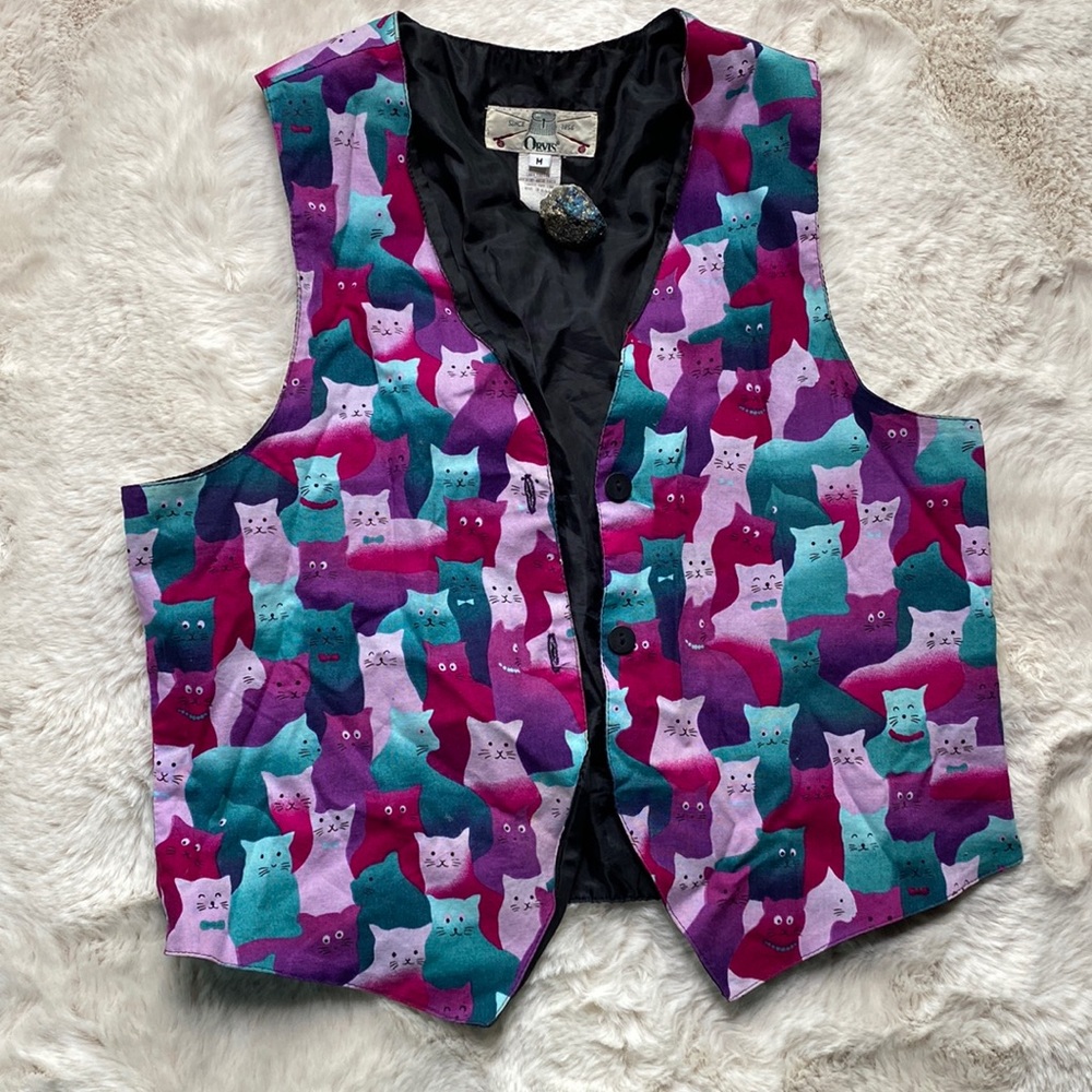 Vintage Orvis Medium Sized Kitty Vest. Cat lover apparel. Happy cats. Cute.